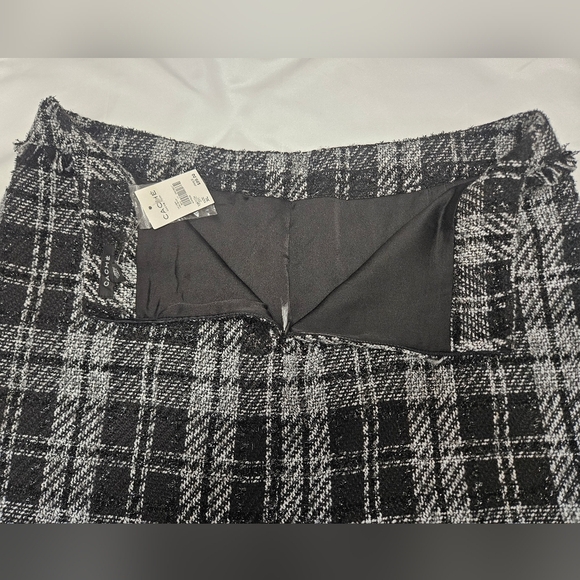 NWT! Cache Black And White Mini Skirt With Gold Accents! - Picture 4 of 8